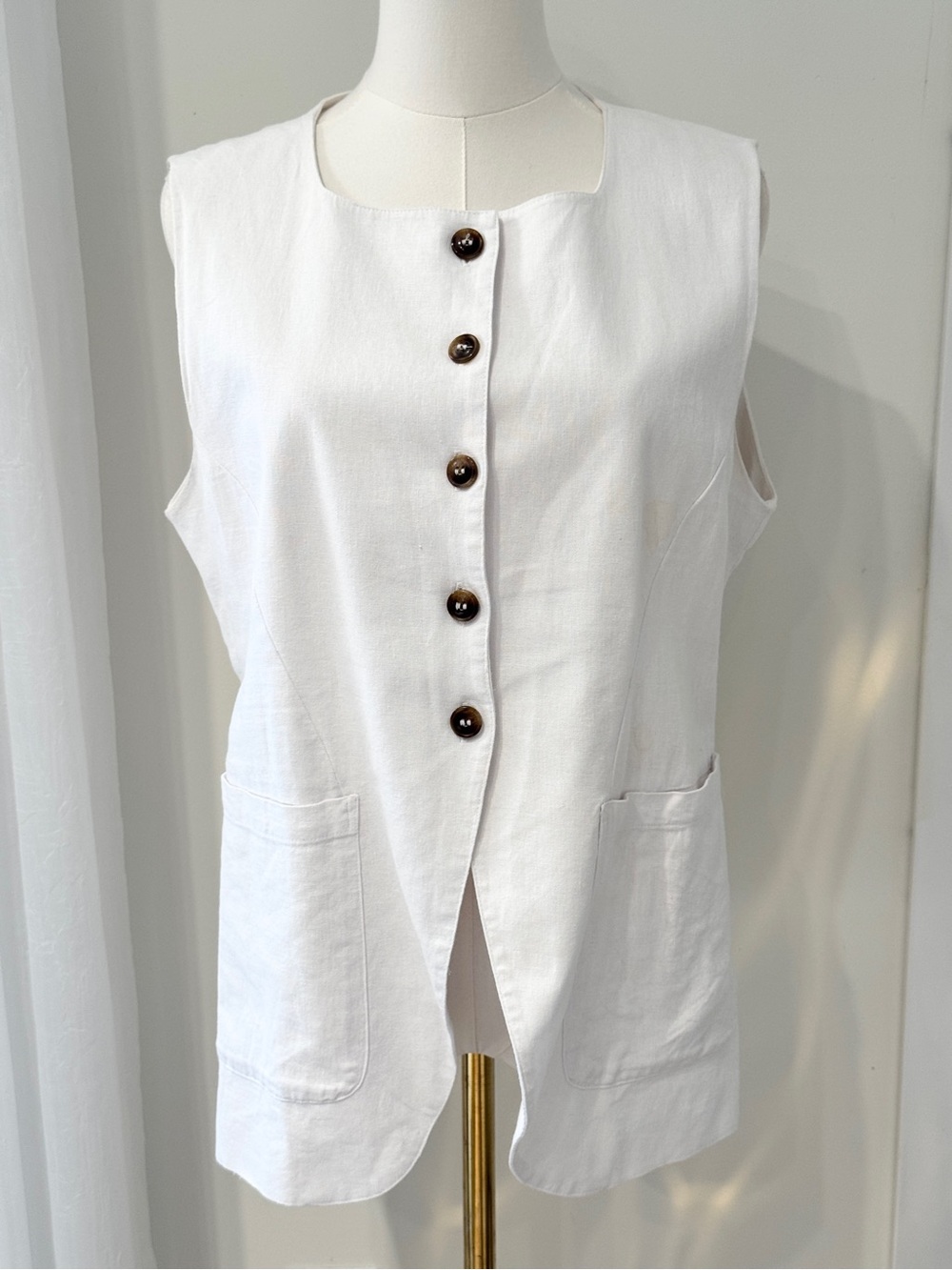 JOIE Sleeveless White Button-Front Linen Blend Vest / M
